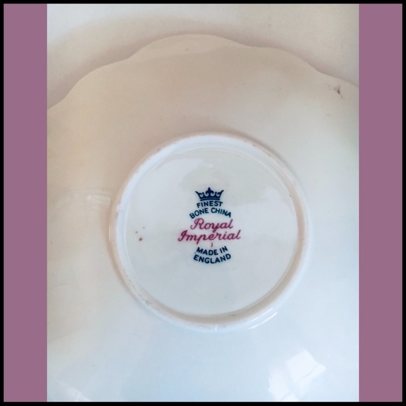 SOLD VINTAGE ROYAL IMPERIAL BONE CHINA TEA CUP & SAUCER - Picture 3 of 6
